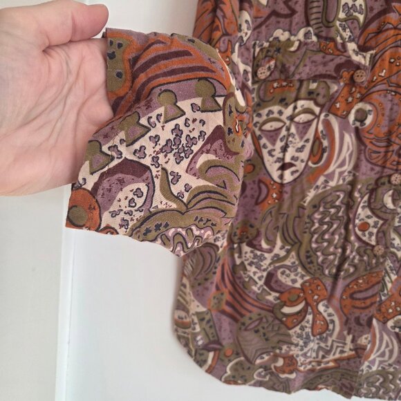 Vintage Abstract Print Button-Up Blouse - Picture 7 of 9